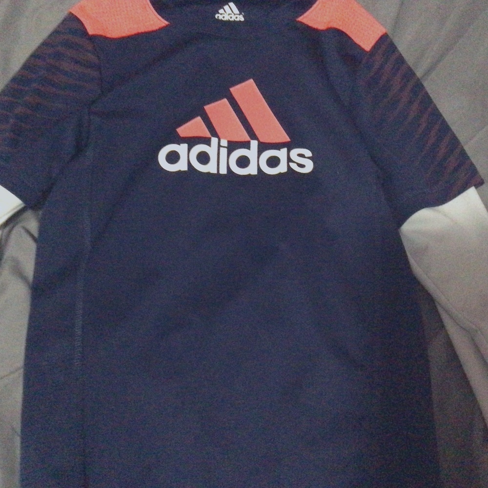 Adidas size 7( kids) shirt
